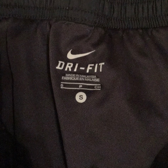 Nike dri-fit shorts - Picture 2 of 2